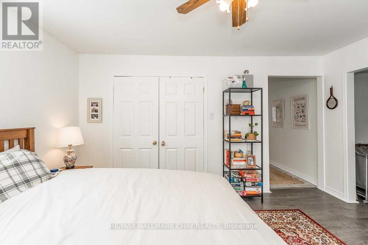 960 Gilmore Avenue, Innisfil, Ontario  L0L 1W0 - Photo 19 - N12869114