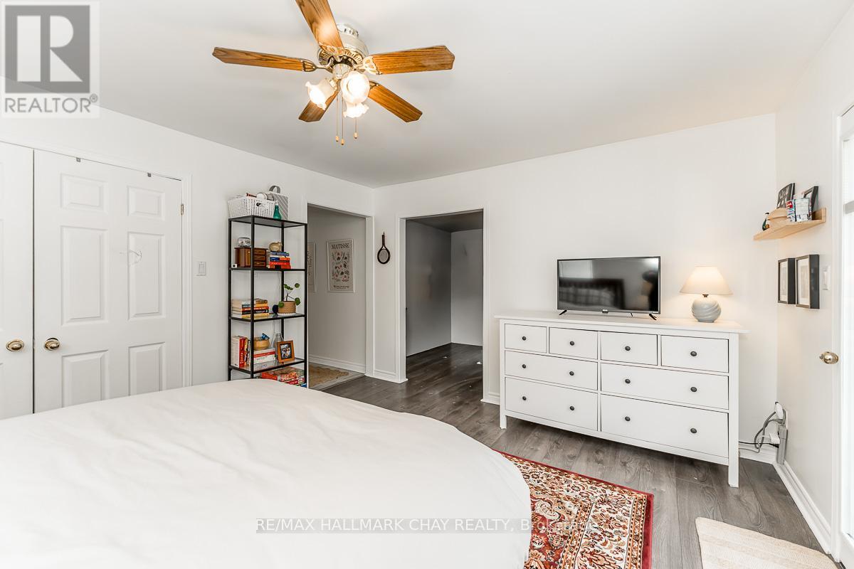 960 Gilmore Avenue, Innisfil, Ontario  L0L 1W0 - Photo 20 - N12869114