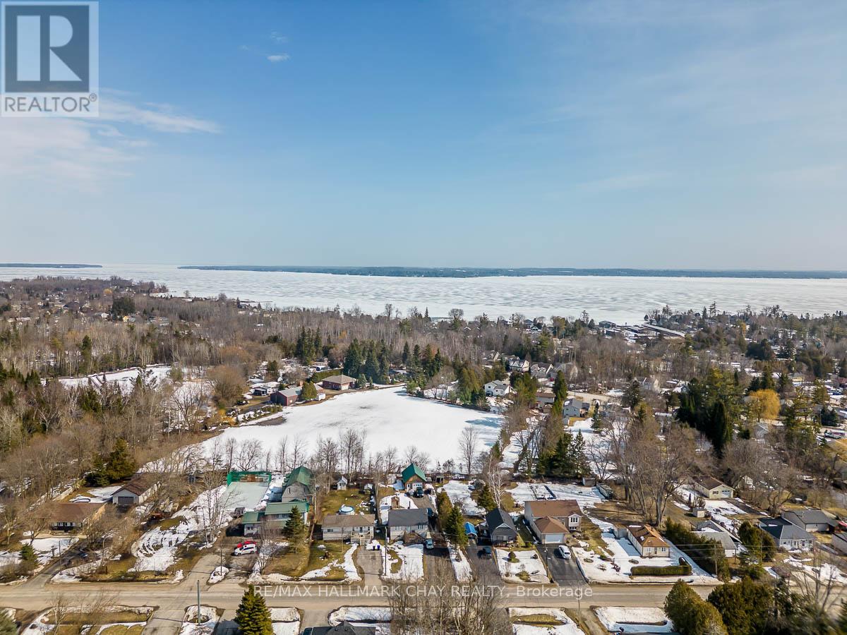 960 Gilmore Avenue, Innisfil, Ontario  L0L 1W0 - Photo 27 - N12869114