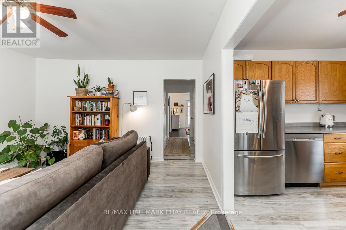 960 Gilmore Avenue, Innisfil, Ontario  L0L 1W0 - Photo 4 - N12869114