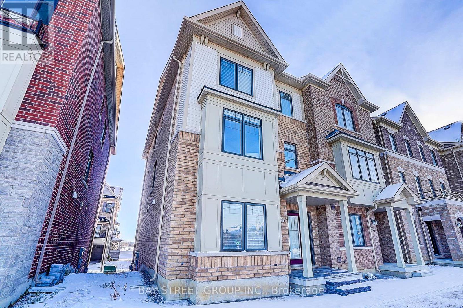 10943 Victoria Square Boulevard, Markham, Ontario  L6C 0Z3 - Photo 3 - N12864860