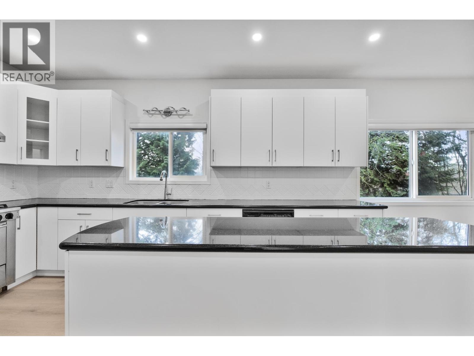 6998 Fielding Court, Burnaby, British Columbia  V5A 1Y5 - Photo 7 - R3097785