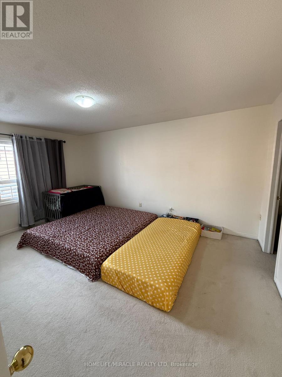 519 Delphine Drive, Burlington, Ontario  L7L 6W7 - Photo 15 - W12859220