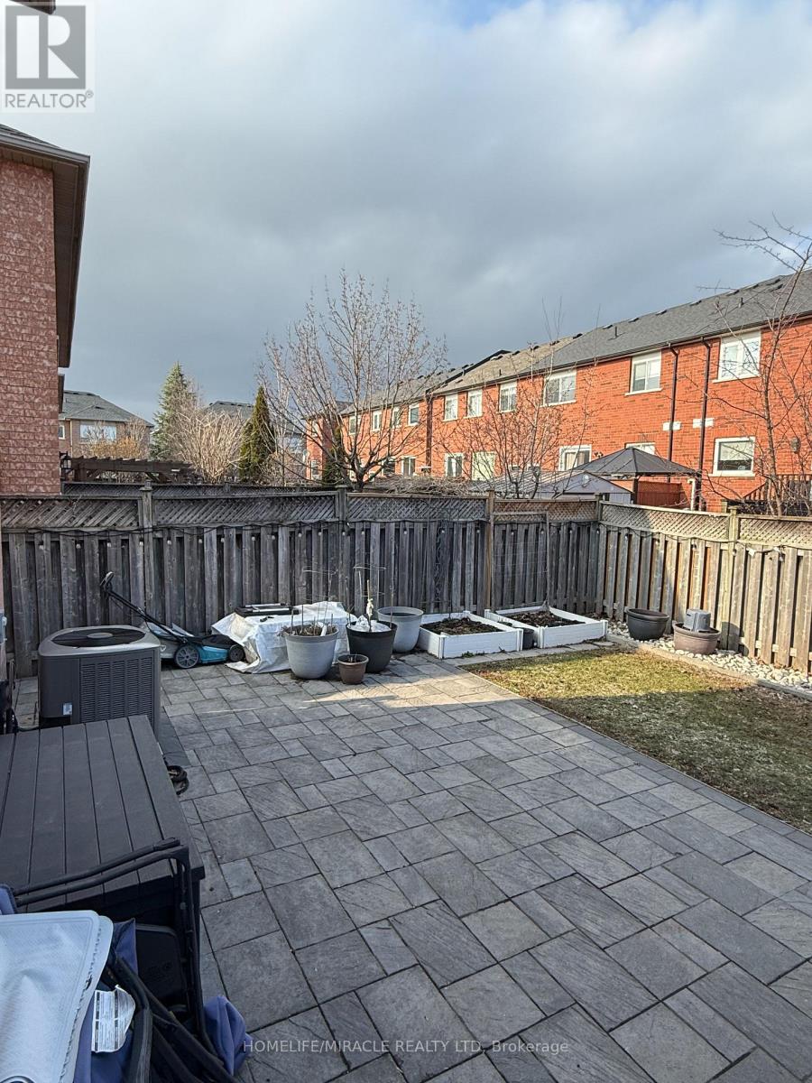 519 Delphine Drive, Burlington, Ontario  L7L 6W7 - Photo 28 - W12859220