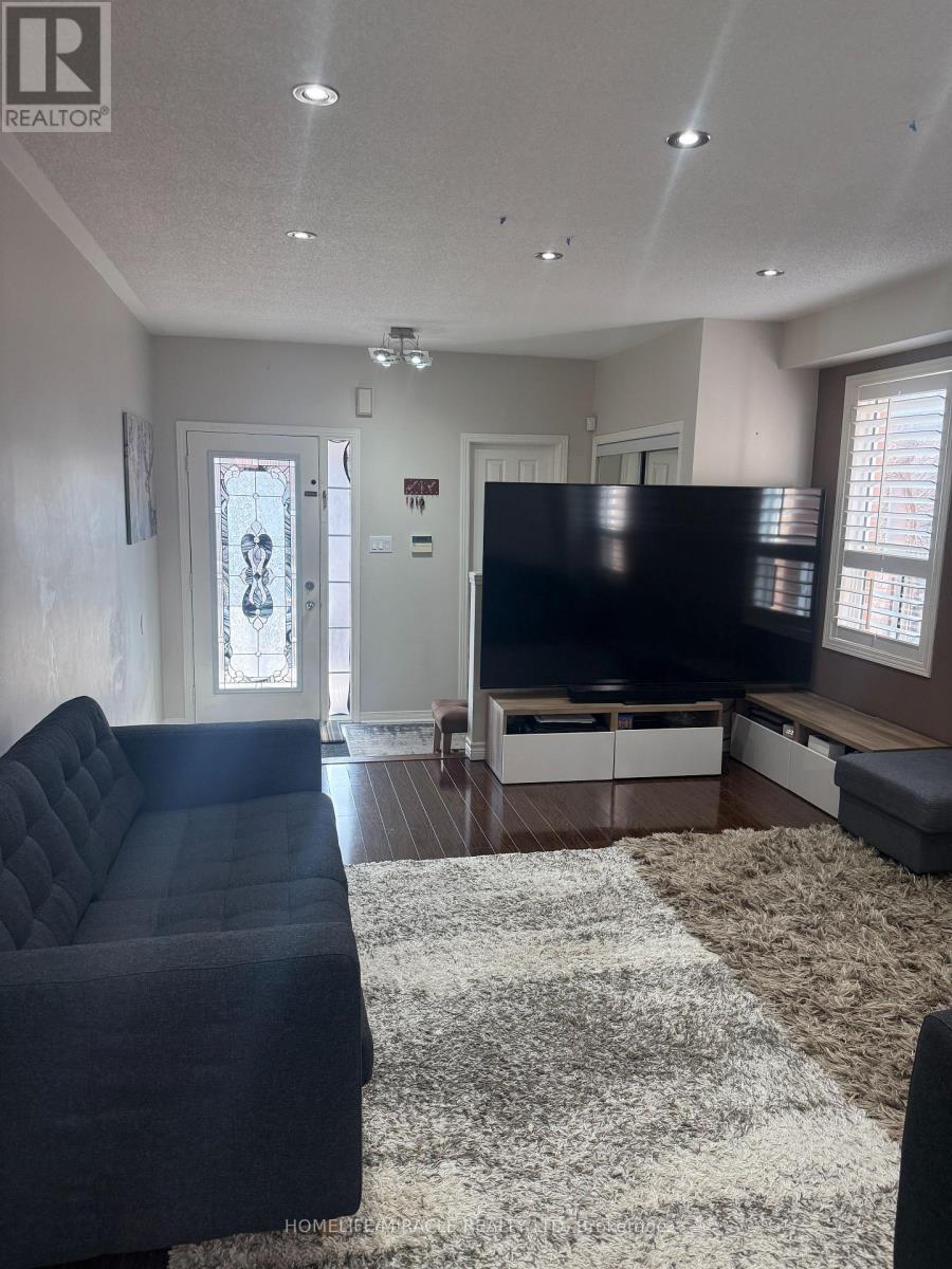 519 Delphine Drive, Burlington, Ontario  L7L 6W7 - Photo 8 - W12859220