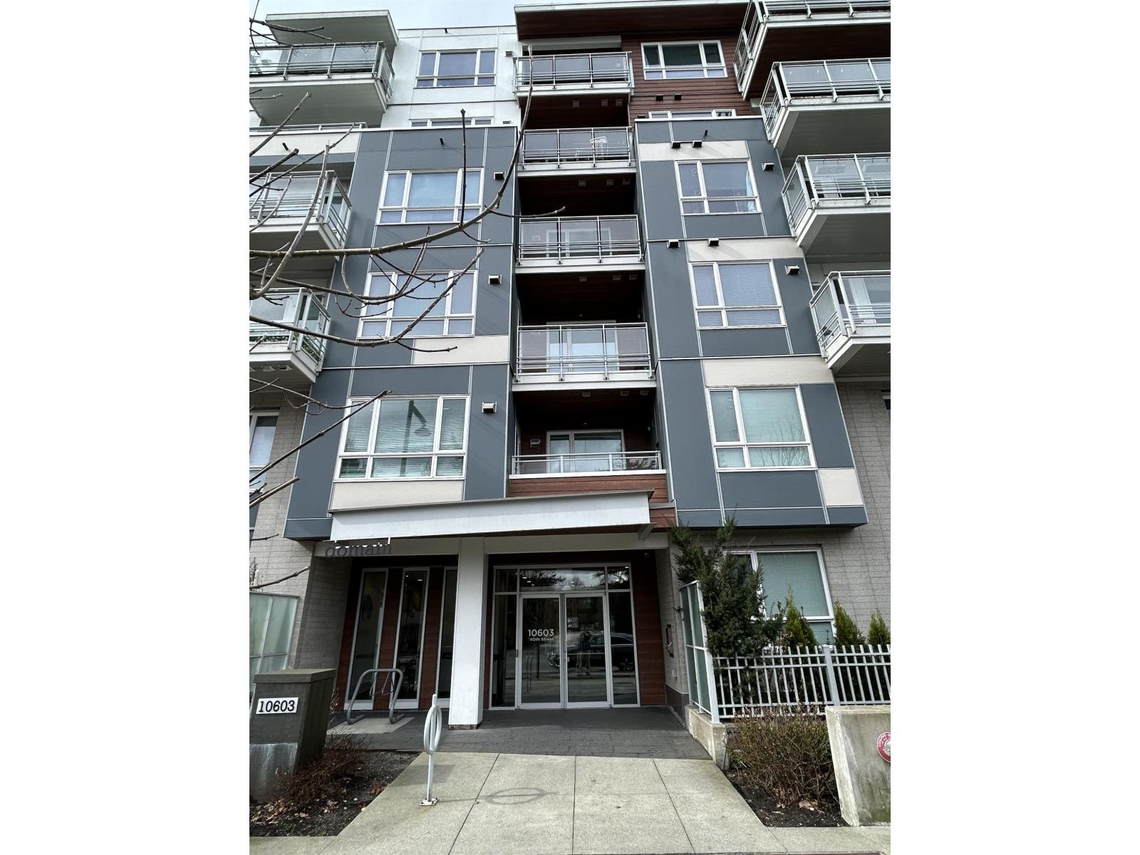 512 10603 140 STREET, surrey, British Columbia