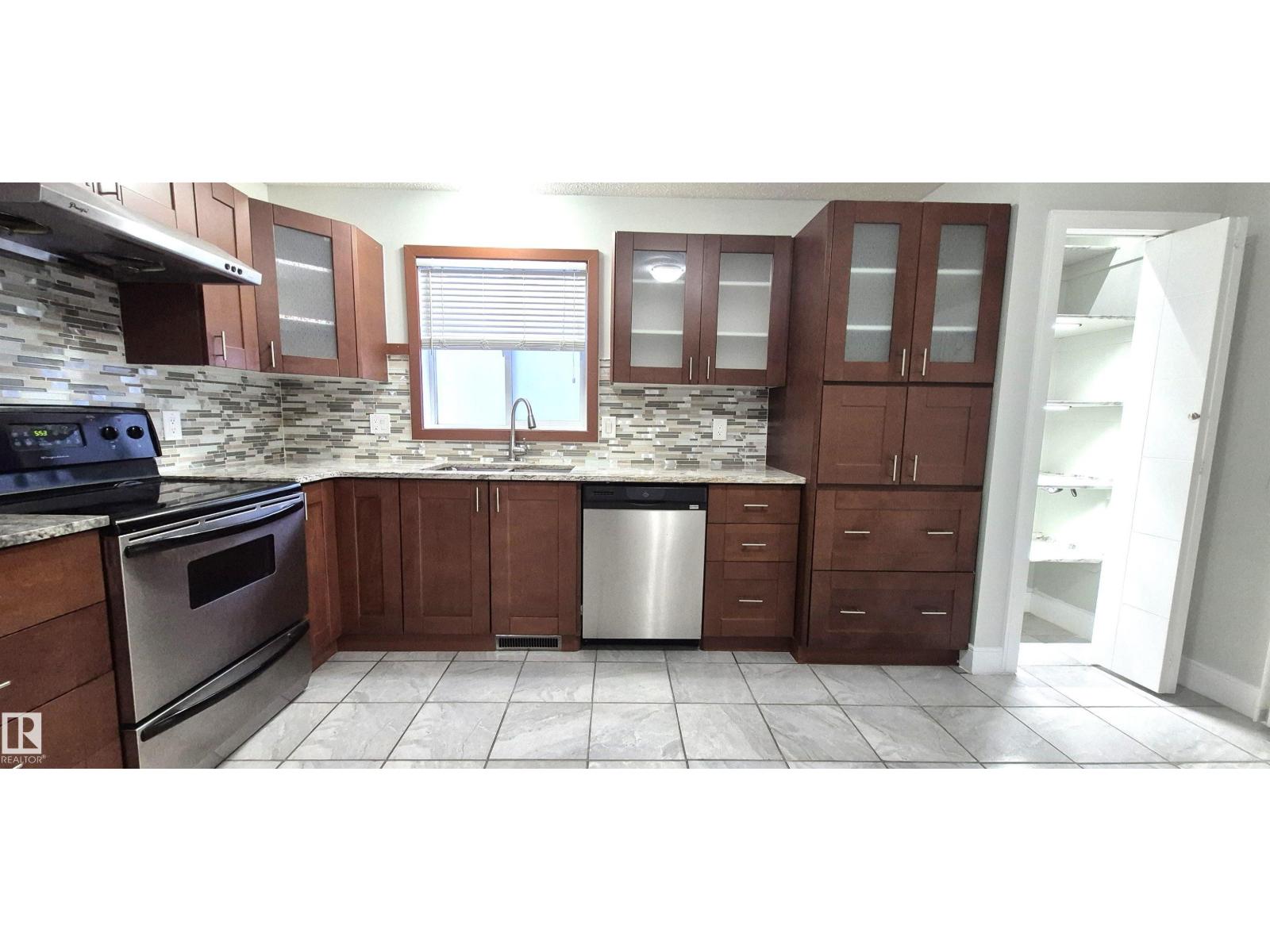 408 Jennings Ba Nw Nw, Edmonton, Alberta  T6L 6R2 - Photo 23 - E4476807