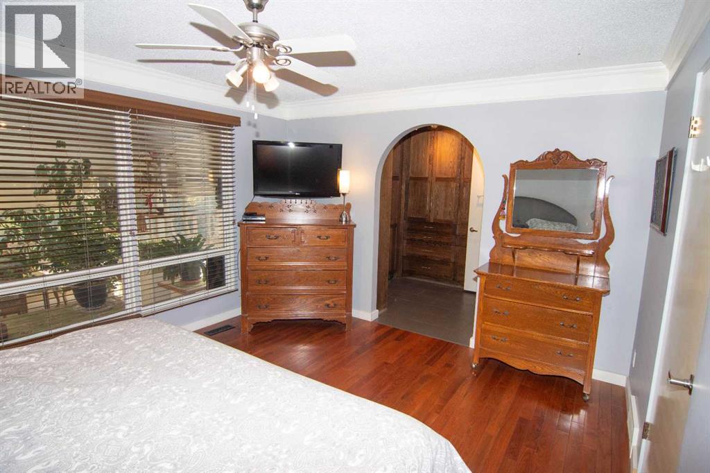 219 Lake Wood Place Se, Calgary, Alberta  T2J 4T8 - Photo 20 - A2288733