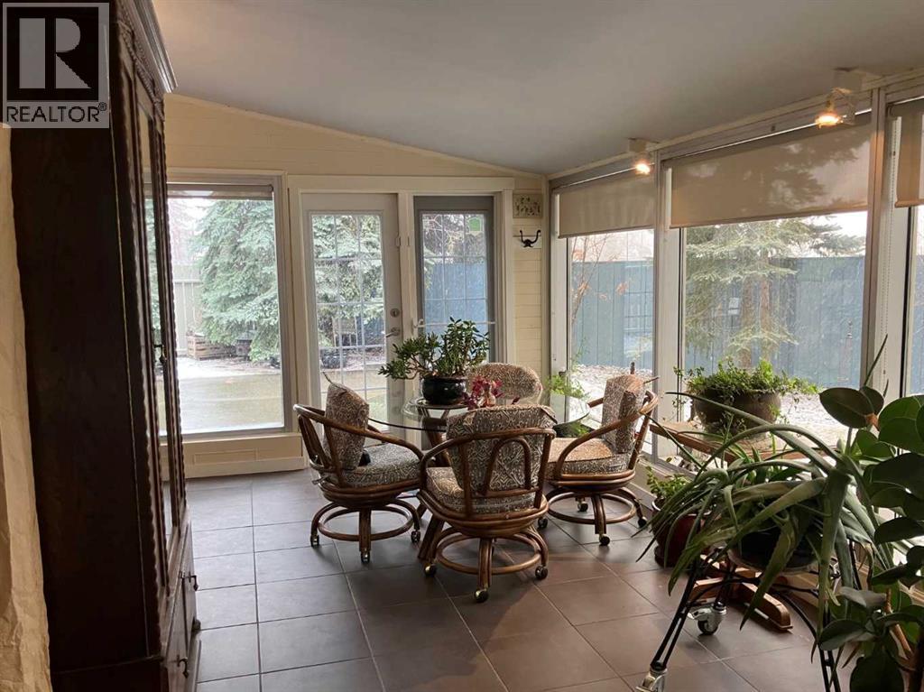 219 Lake Wood Place Se, Calgary, Alberta  T2J 4T8 - Photo 15 - A2288733