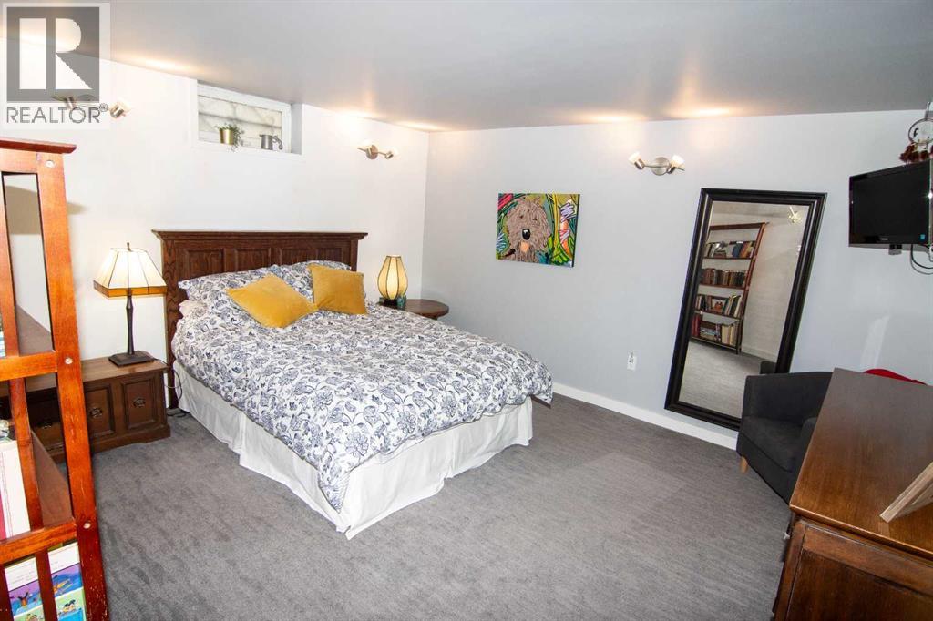 219 Lake Wood Place Se, Calgary, Alberta  T2J 4T8 - Photo 31 - A2288733