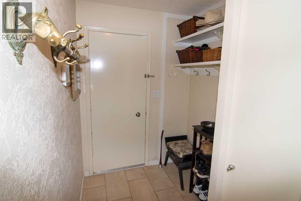 219 Lake Wood Place Se, Calgary, Alberta  T2J 4T8 - Photo 30 - A2288733