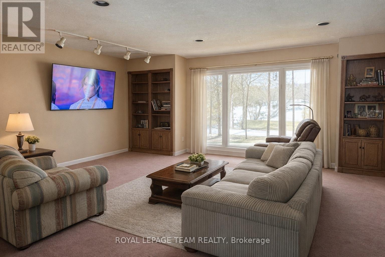 1855 Old Barry's Bay Road S, Madawaska Valley, Ontario  K0B 1K0 - Photo 9 - X12869150