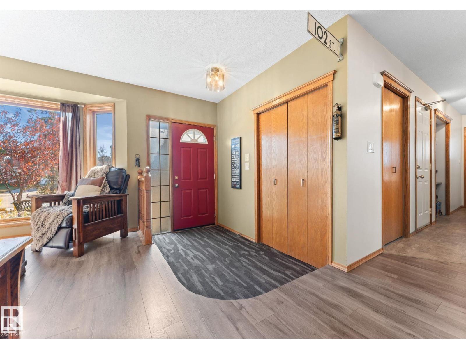 6018 156 Av Nw, Edmonton, Alberta  T5Y 2M8 - Photo 2 - E4476747