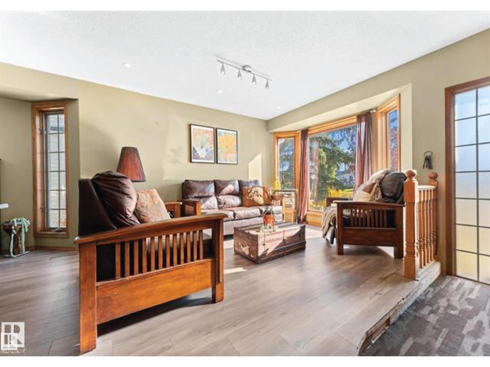 6018 156 Av Nw, Edmonton, Alberta  T5Y 2M8 - Photo 3 - E4476747