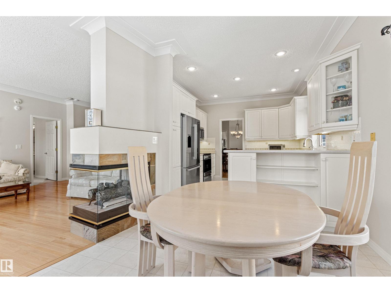 9 Butterworth Pt Nw, Edmonton, Alberta  T6R 2S3 - Photo 11 - E4476685