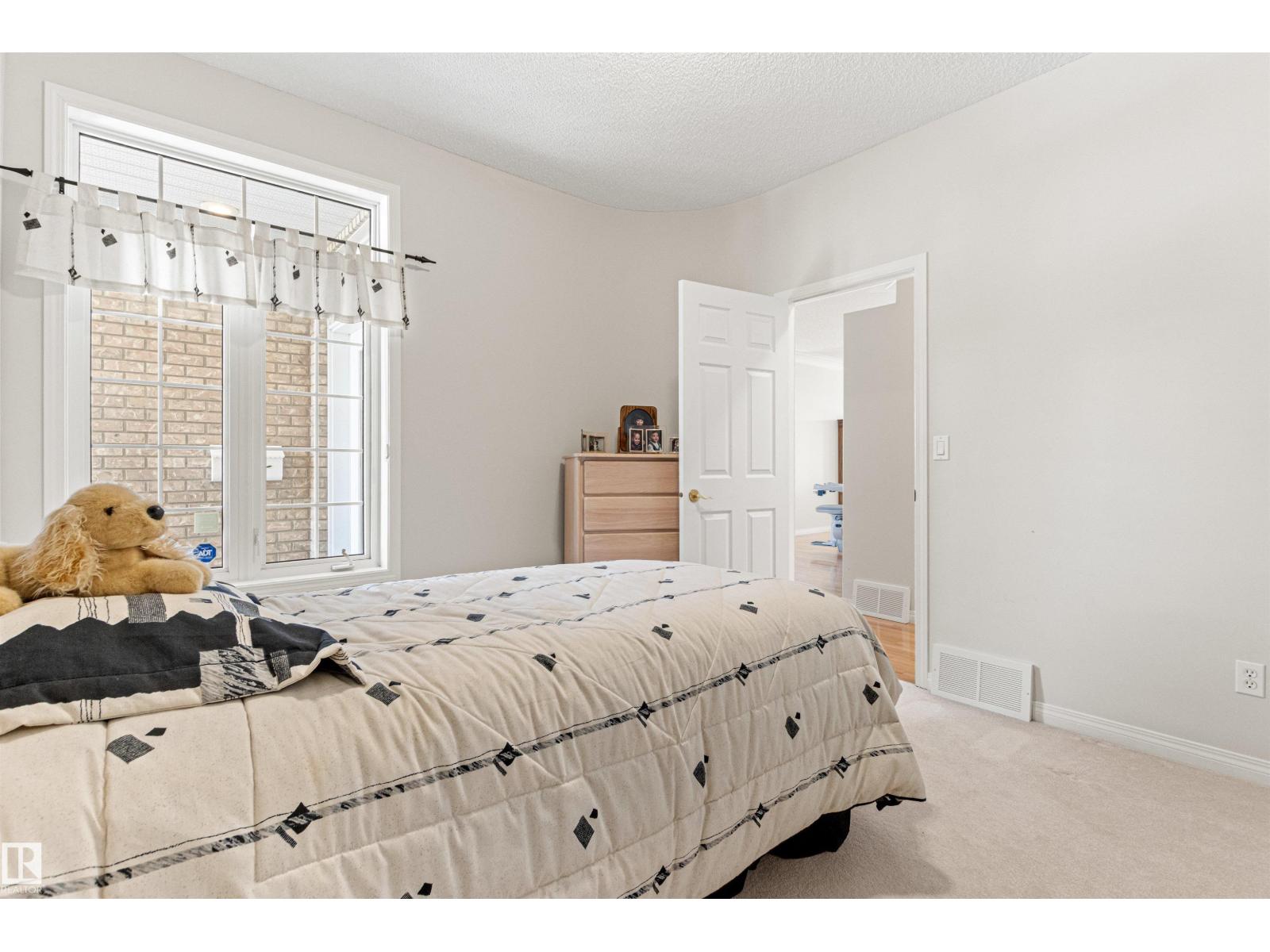 9 Butterworth Pt Nw, Edmonton, Alberta  T6R 2S3 - Photo 25 - E4476685