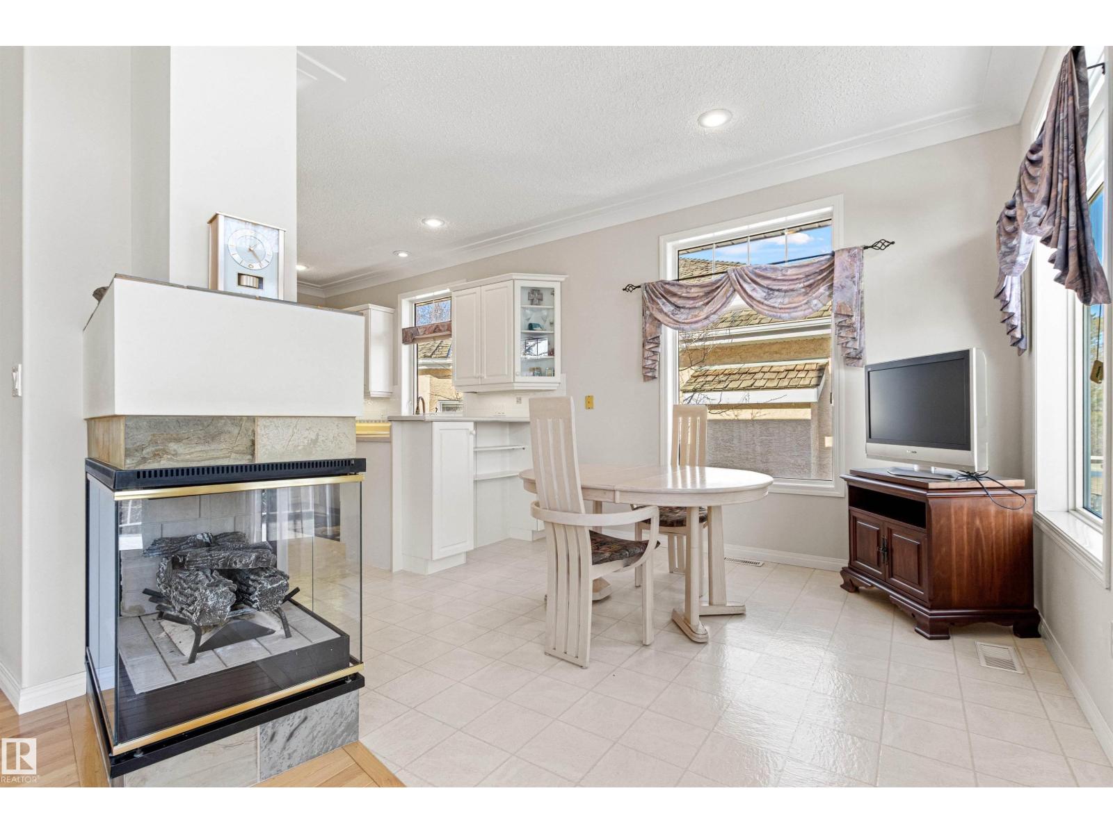 9 Butterworth Pt Nw, Edmonton, Alberta  T6R 2S3 - Photo 7 - E4476685