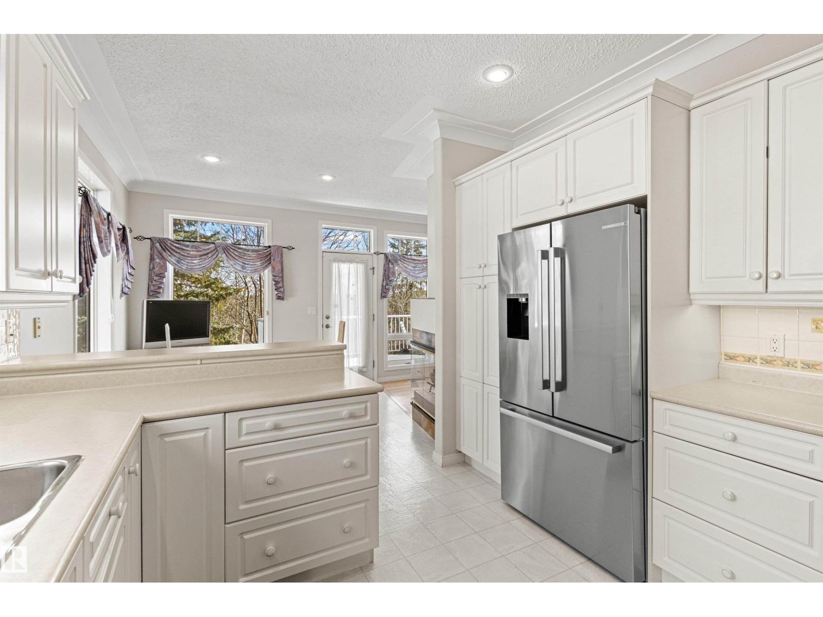 9 Butterworth Pt Nw, Edmonton, Alberta  T6R 2S3 - Photo 13 - E4476685