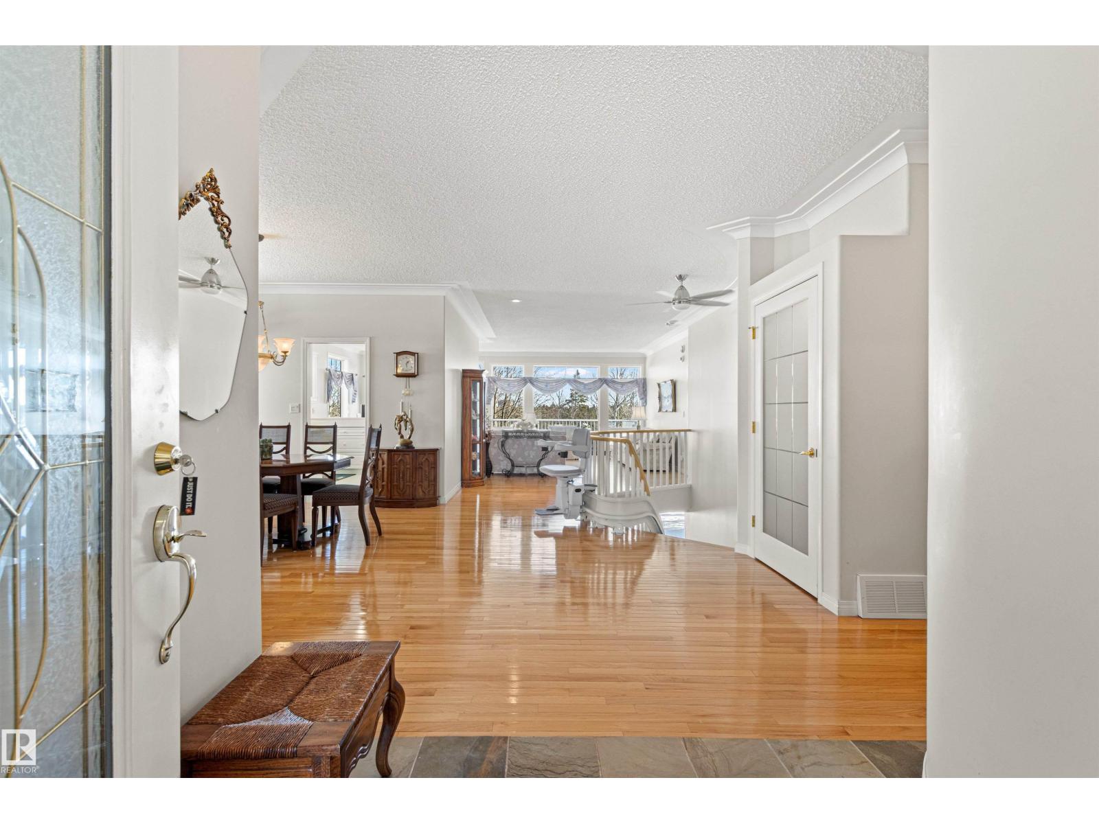 9 Butterworth Pt Nw, Edmonton, Alberta  T6R 2S3 - Photo 3 - E4476685