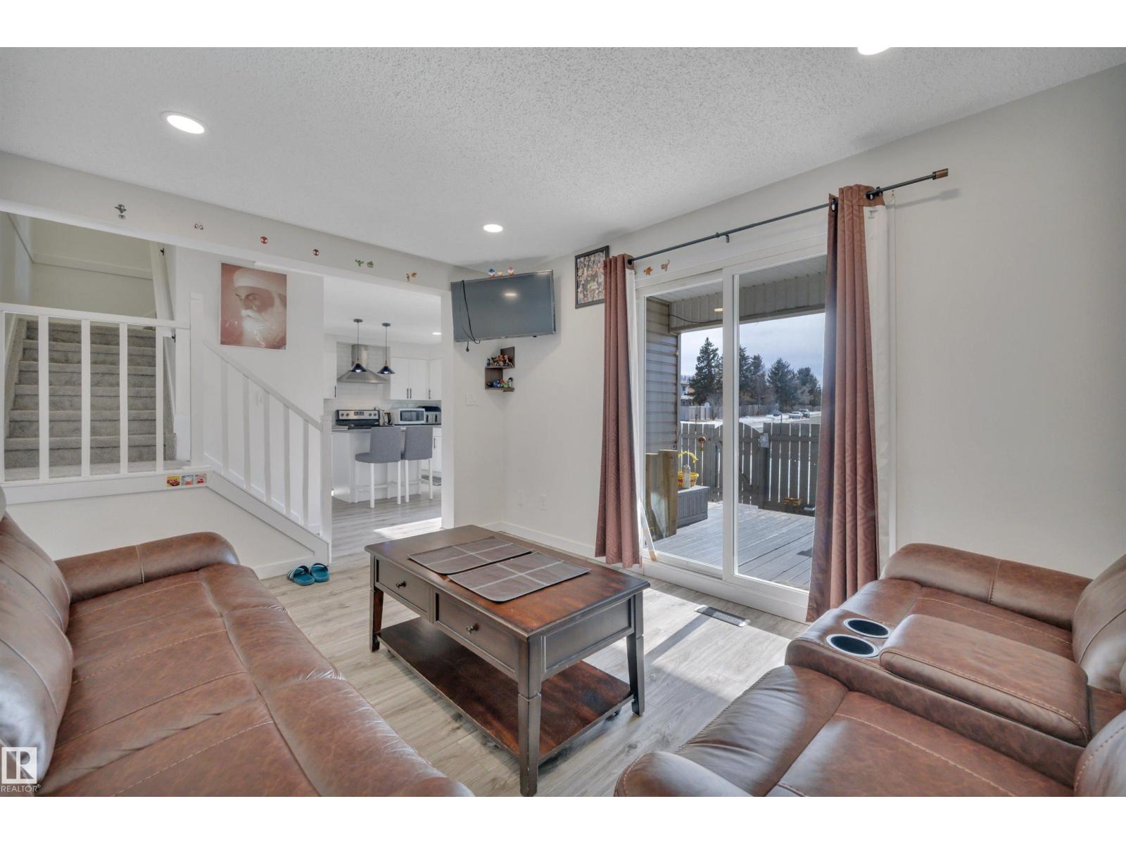 1714 Lakewood Rd S Nw, Edmonton, Alberta  T6K 3H5 - Photo 11 - E4476809