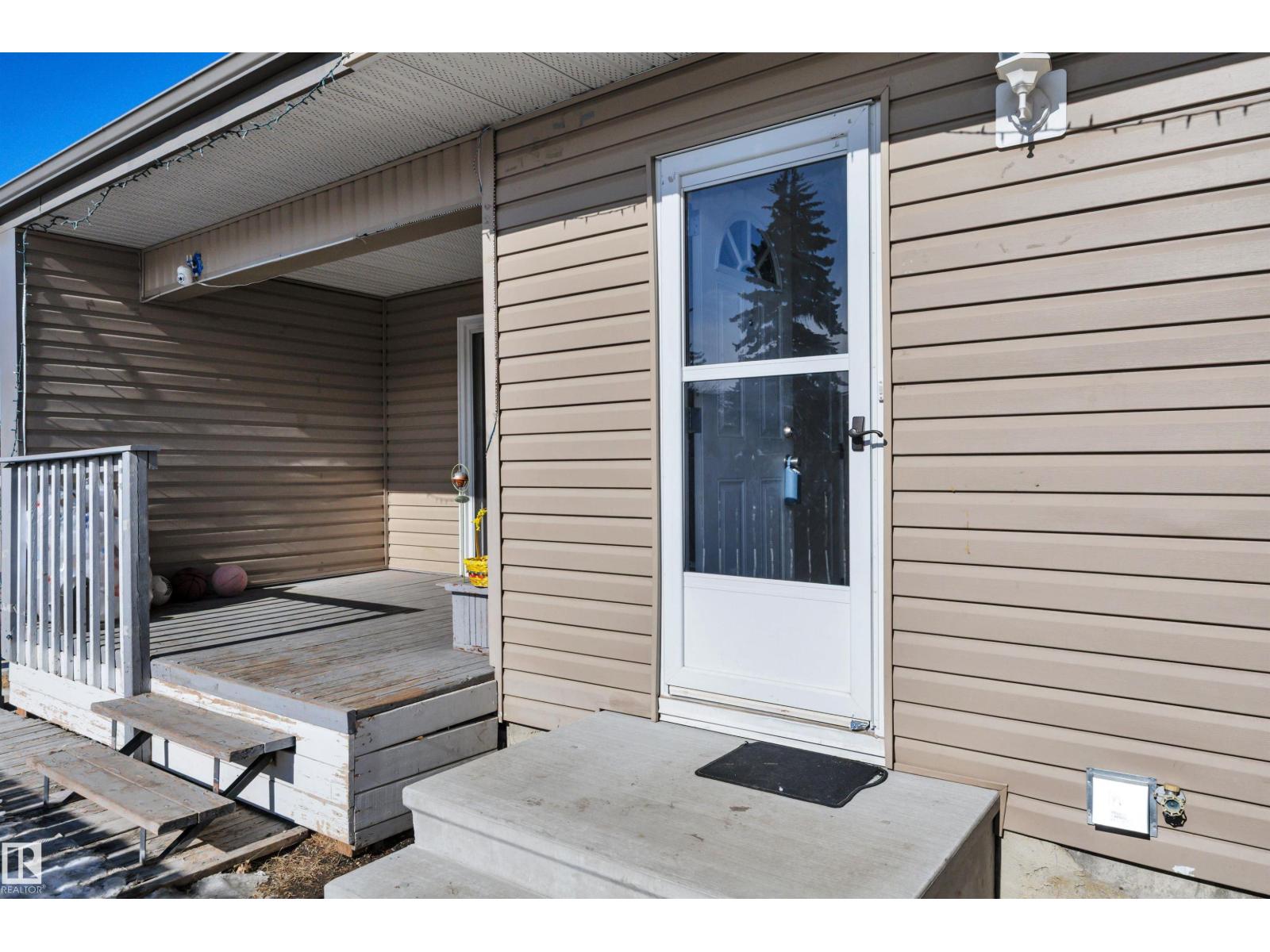 1714 Lakewood Rd S Nw, Edmonton, Alberta  T6K 3H5 - Photo 6 - E4476809