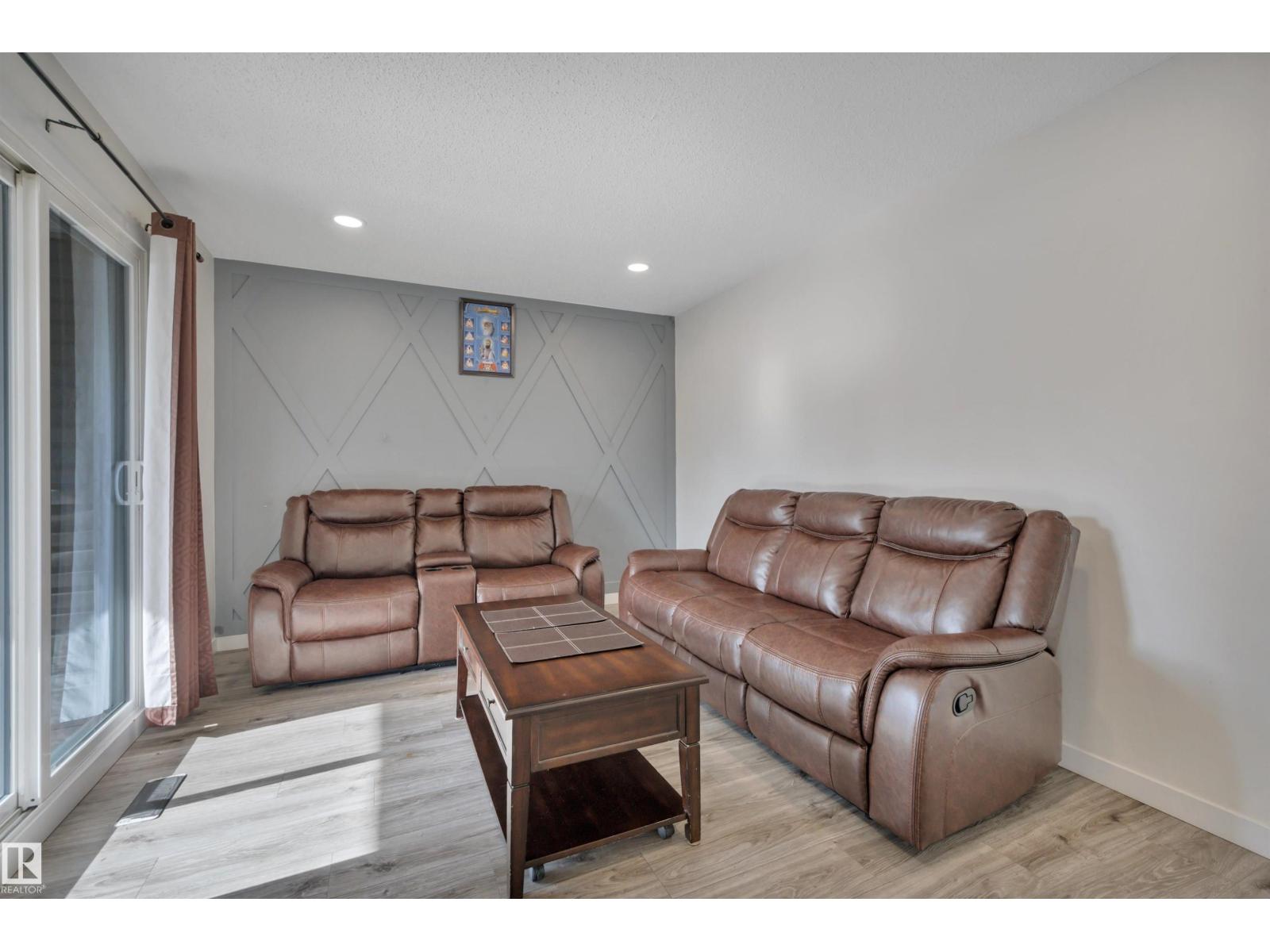 1714 Lakewood Rd S Nw, Edmonton, Alberta  T6K 3H5 - Photo 9 - E4476809