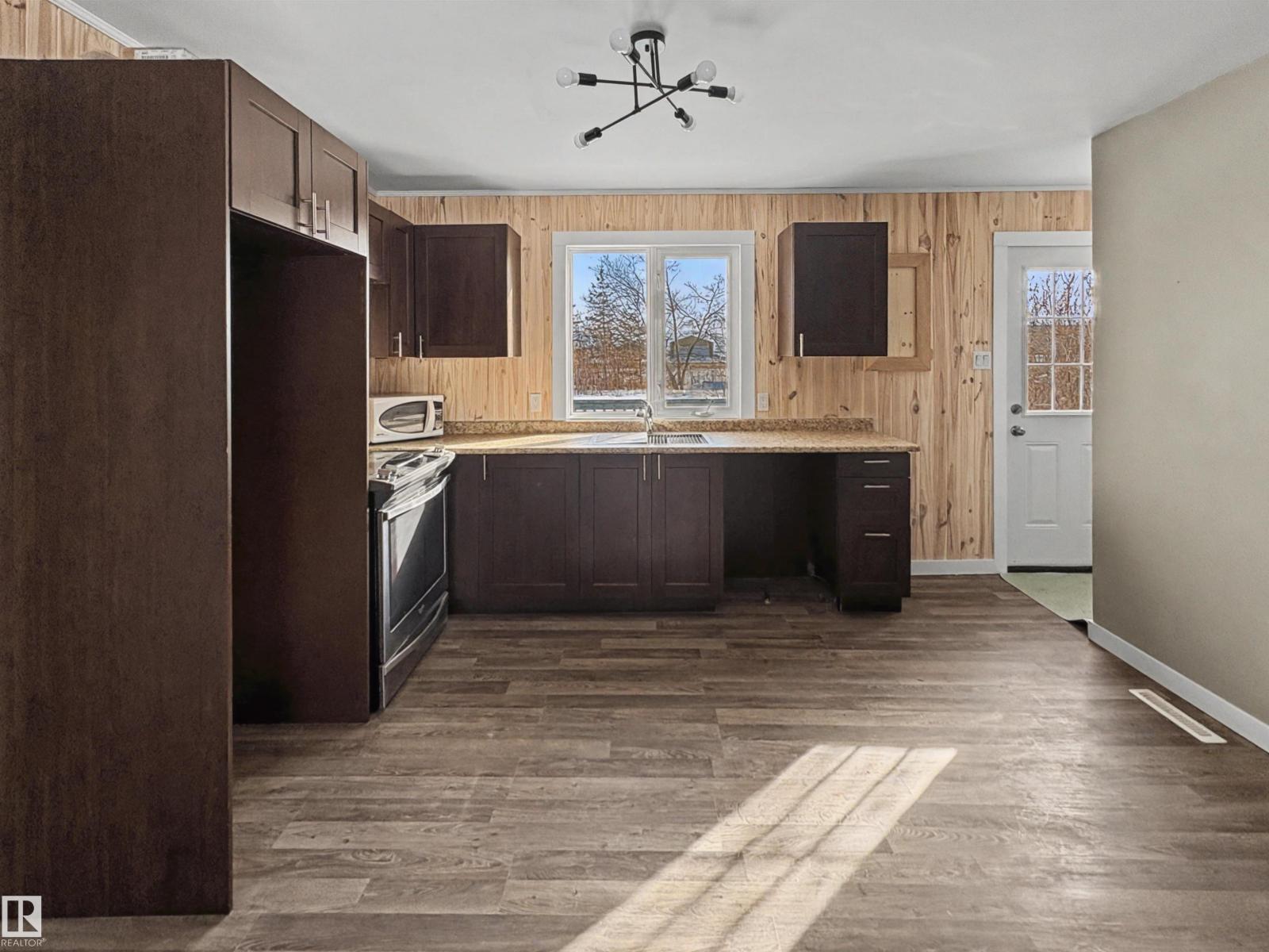 5010 48 Av, Fort Kent, Alberta  T0A 1H0 - Photo 5 - E4476810