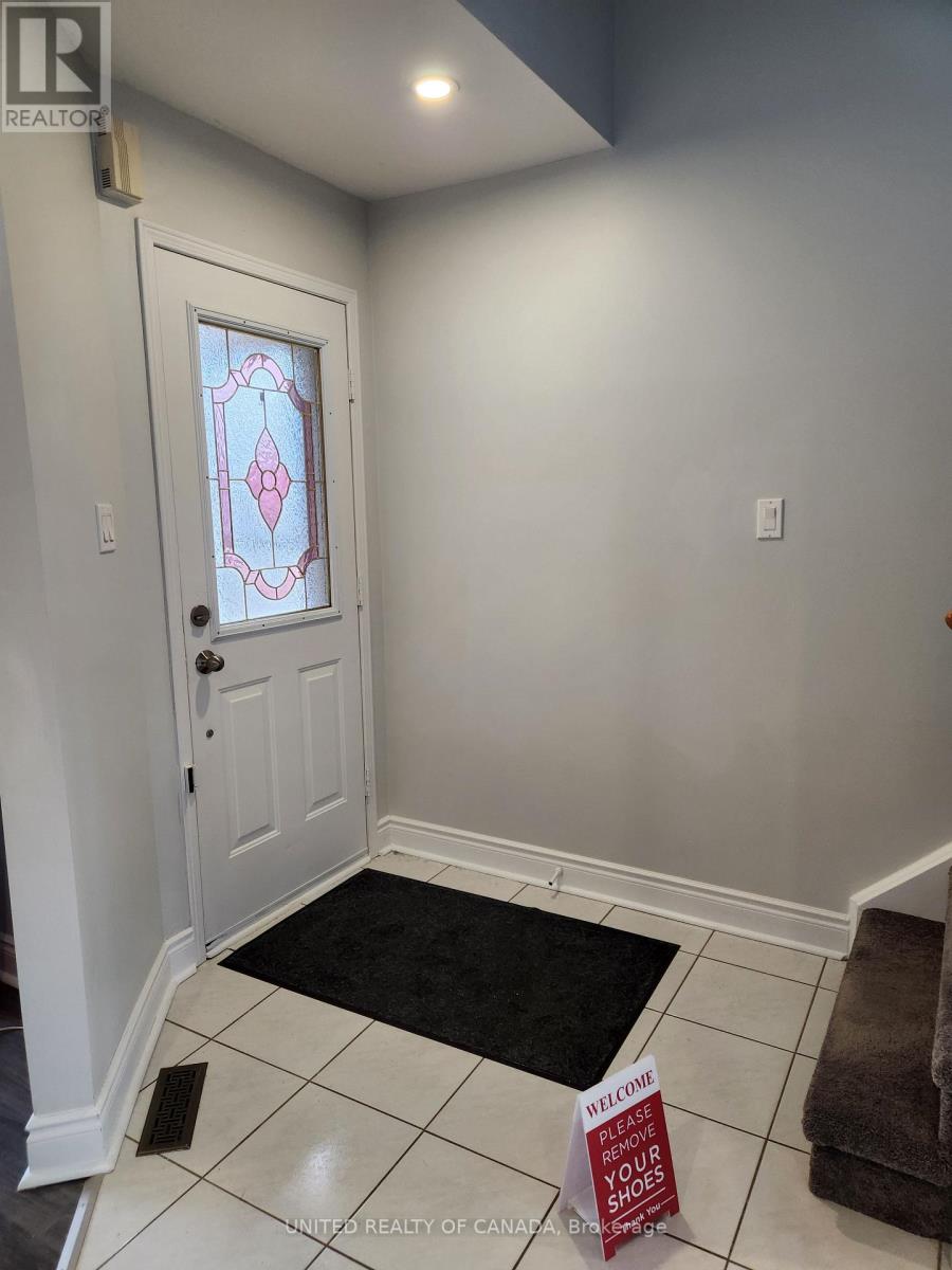 110 Dunoon Drive, Vaughan, Ontario  L6A 1Z2 - Photo 3 - N12869170