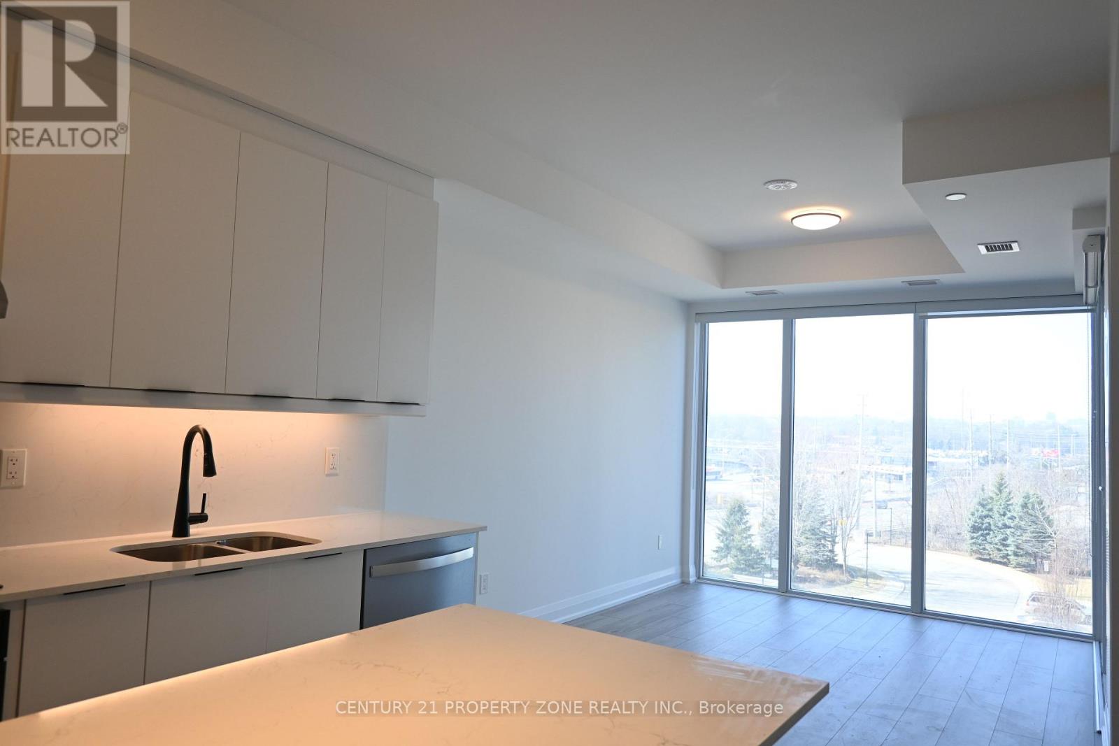 501 - 1035 Southdown Road, Mississauga, Ontario  L5J 0A2 - Photo 8 - W12817308