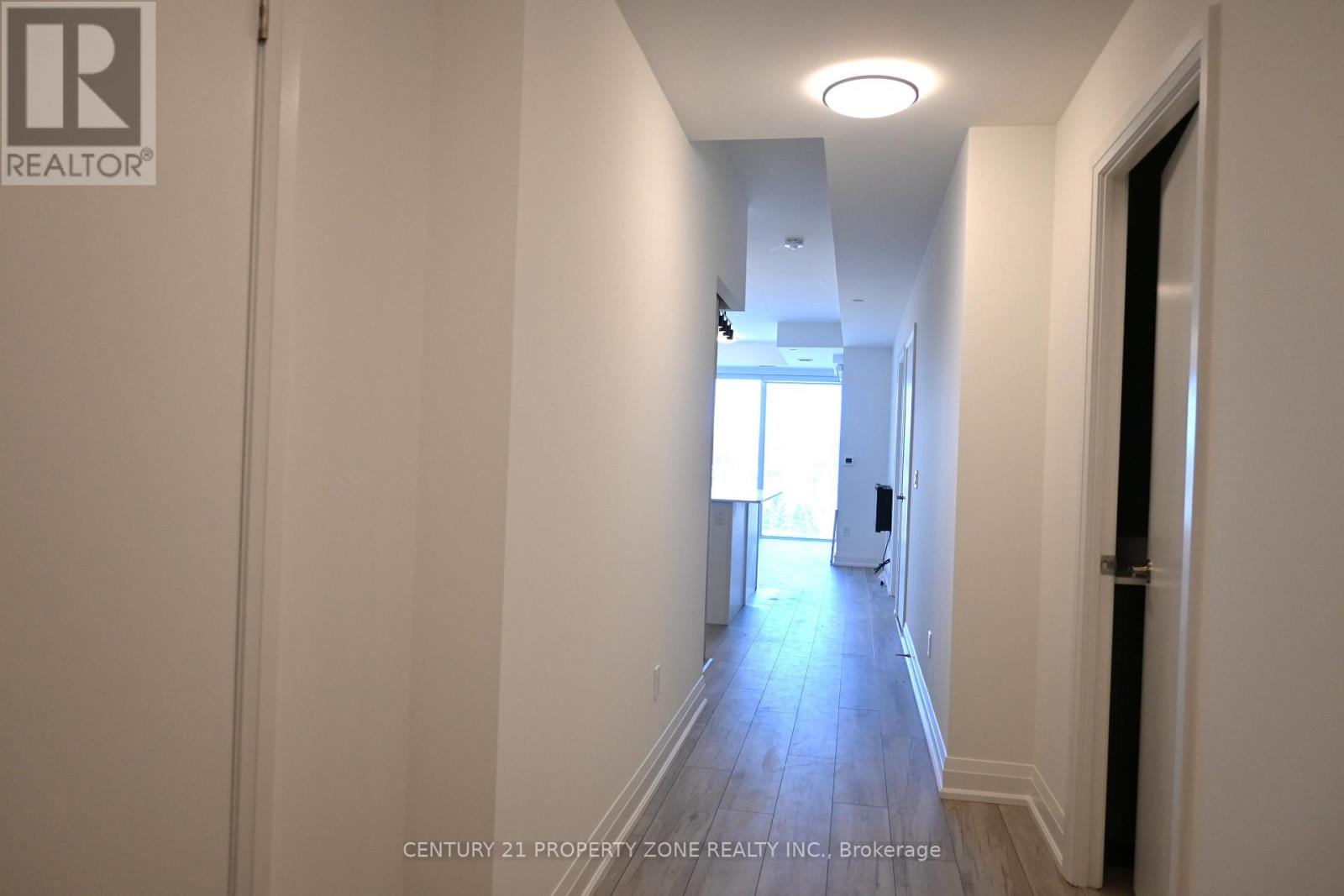 501 - 1035 Southdown Road, Mississauga, Ontario  L5J 0A2 - Photo 5 - W12817308