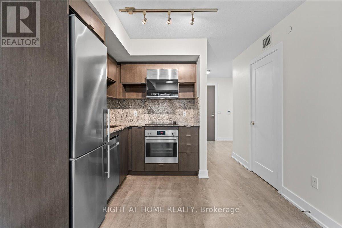 521 - 9 Mabelle Avenue, Toronto, Ontario  M9A 4X7 - Photo 11 - W12869148