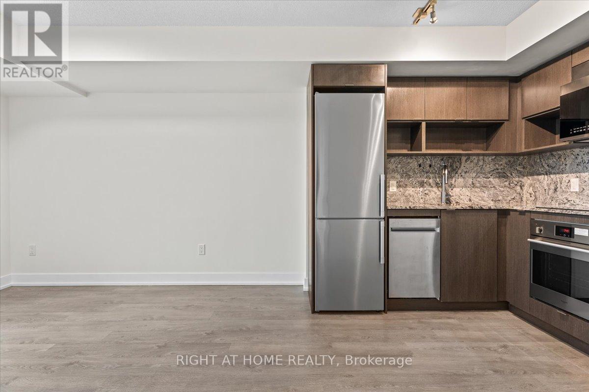 521 - 9 Mabelle Avenue, Toronto, Ontario  M9A 4X7 - Photo 13 - W12869148