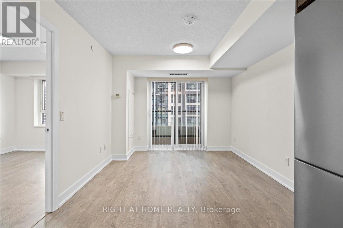 521 - 9 Mabelle Avenue, Toronto, Ontario  M9A 4X7 - Photo 15 - W12869148