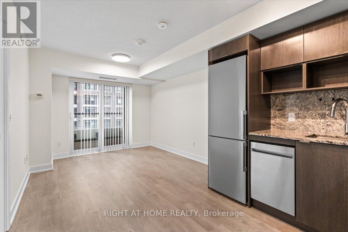 521 - 9 Mabelle Avenue, Toronto, Ontario  M9A 4X7 - Photo 2 - W12869148