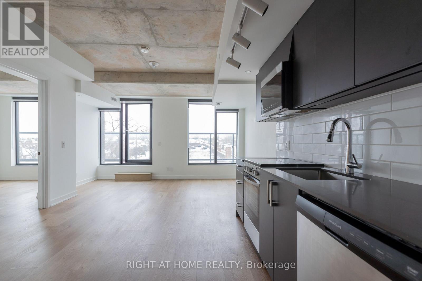 405 - 7 Fairbank Avenue W, Toronto, Ontario  M6E 3Y5 - Photo 5 - W12869152