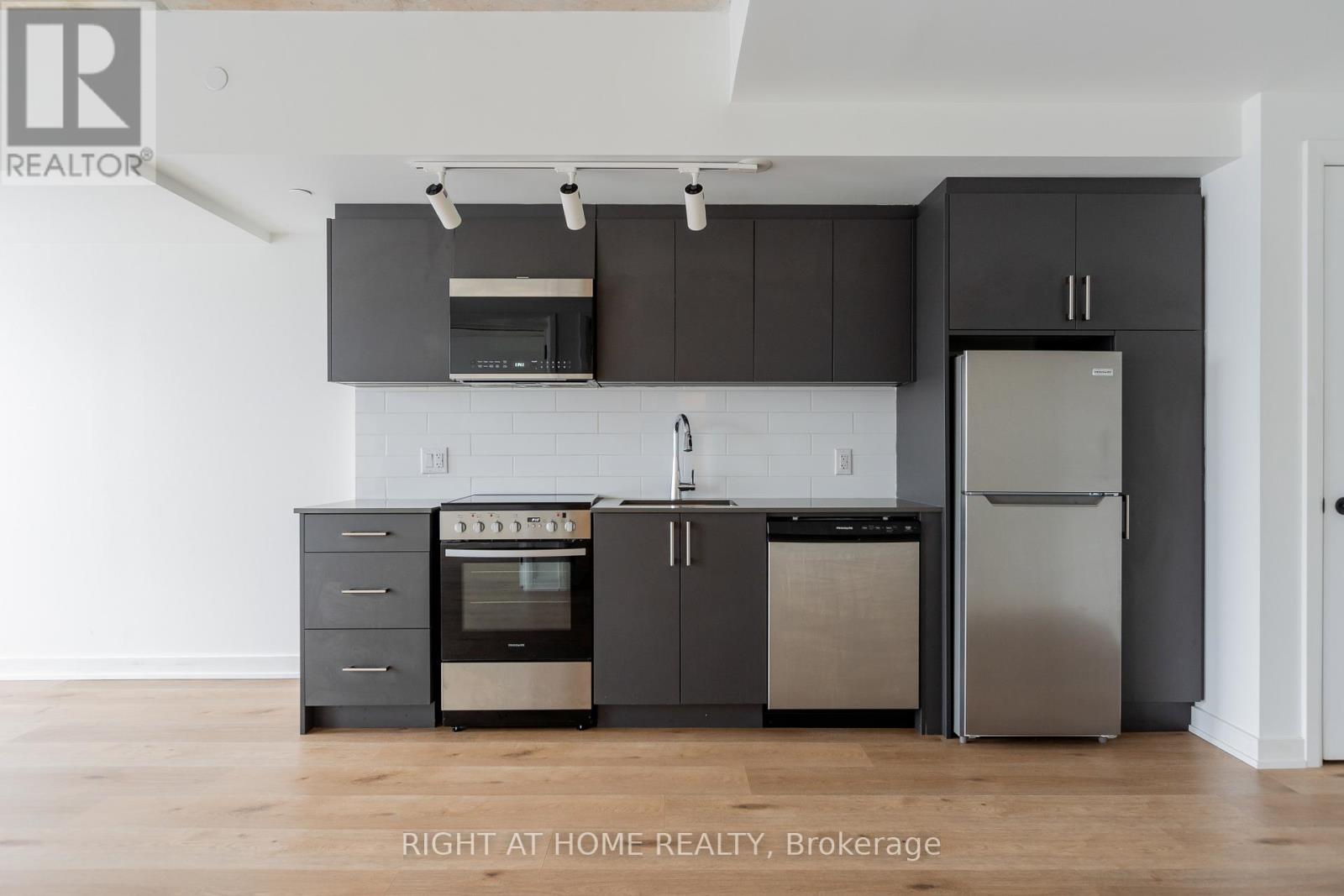 405 - 7 Fairbank Avenue W, Toronto, Ontario  M6E 3Y5 - Photo 6 - W12869152