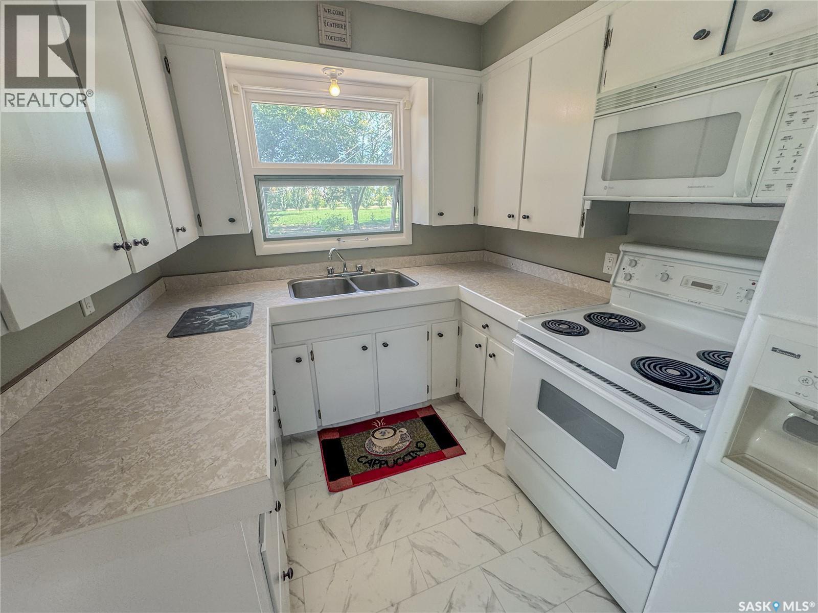 806 Houghton Street, Indian Head, Saskatchewan  S0G 2K0 - Photo 5 - SK030153