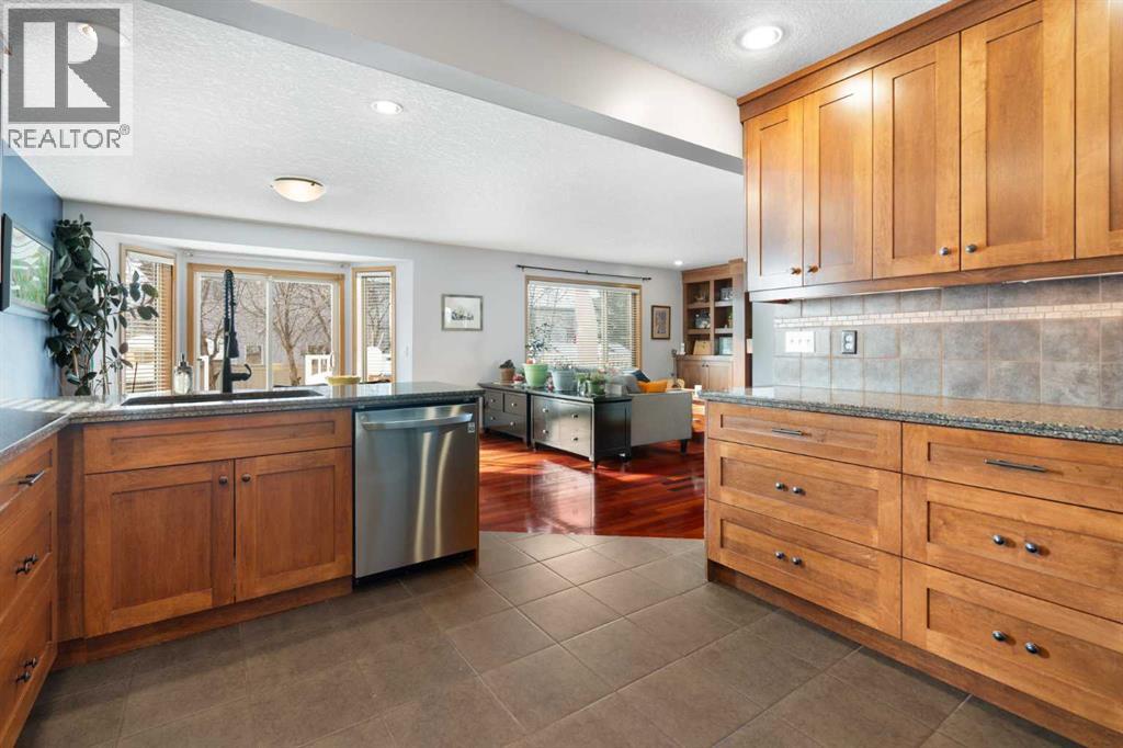 64 Woodside Park Nw, Airdrie, Alberta  T4B 2J9 - Photo 8 - A2289750