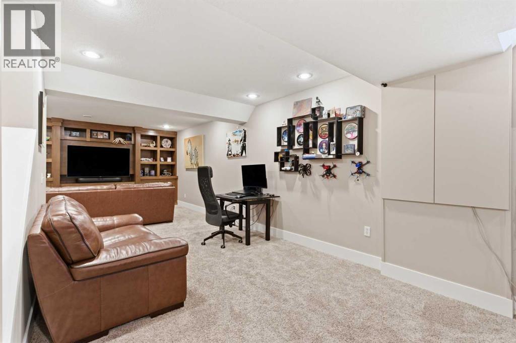 64 Woodside Park Nw, Airdrie, Alberta  T4B 2J9 - Photo 39 - A2289750