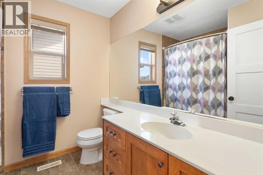 64 Woodside Park Nw, Airdrie, Alberta  T4B 2J9 - Photo 25 - A2289750