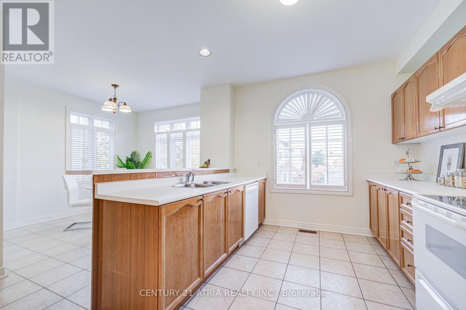 108 - 190 Harding Boulevard W, Richmond Hill, Ontario  L4C 0J9 - Photo 17 - N12868044