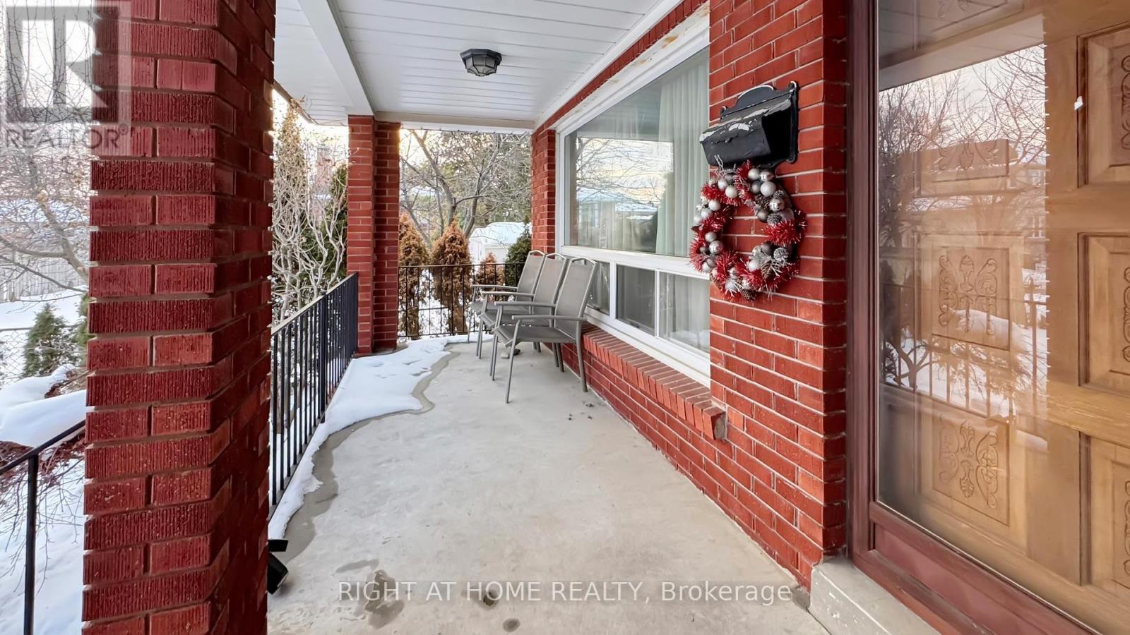 94 Madawaska Avenue, Toronto, Ontario  M2M 2R4 - Photo 6 - C12794804