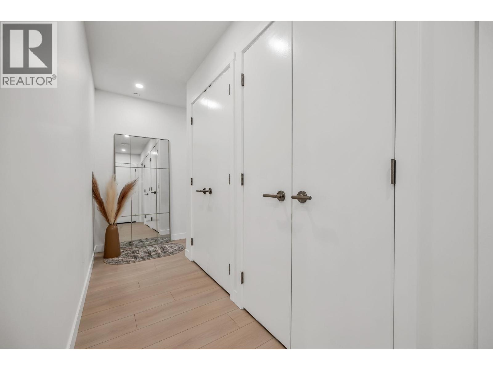 1705 626 Claremont Street, Coquitlam, British Columbia  V3J 0T1 - Photo 17 - R3098045