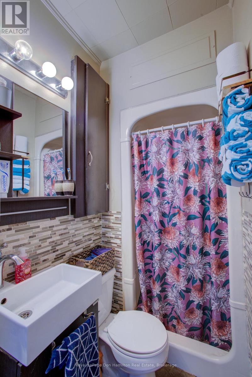 122 King Street, North Perth, Ontario  N0G 1B0 - Photo 15 - X12869212