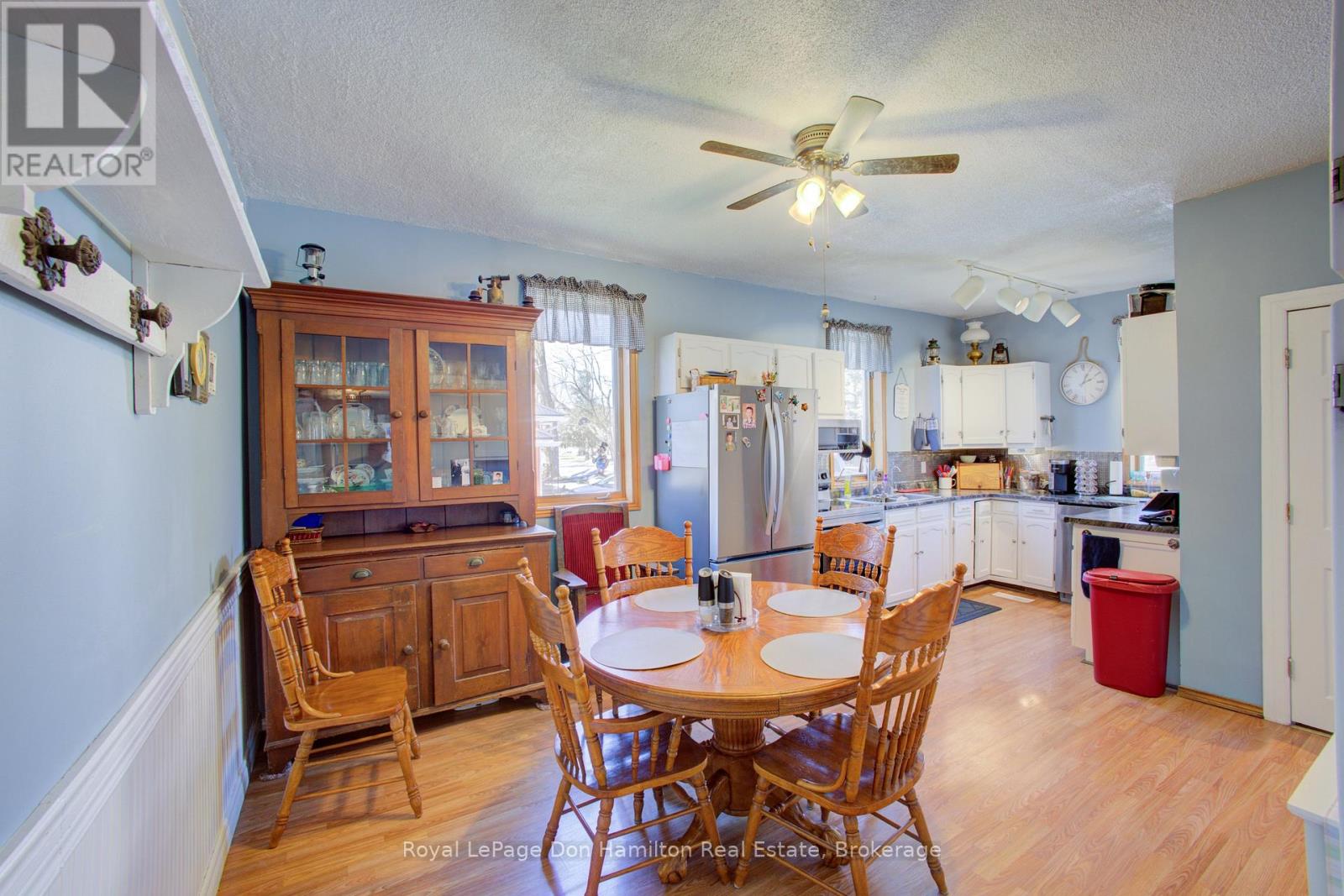 122 King Street, North Perth, Ontario  N0G 1B0 - Photo 9 - X12869212