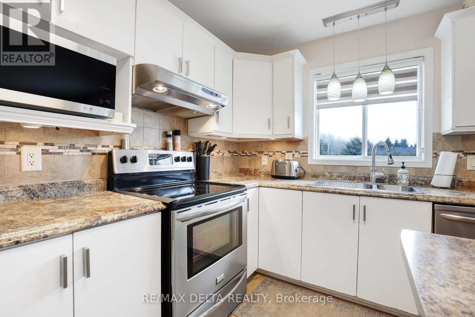 2031 Devine Road, Ottawa, Ontario  K0A 3H0 - Photo 10 - X12869296