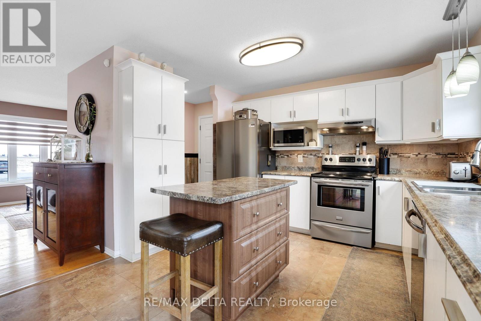 2031 Devine Road, Ottawa, Ontario  K0A 3H0 - Photo 9 - X12869296