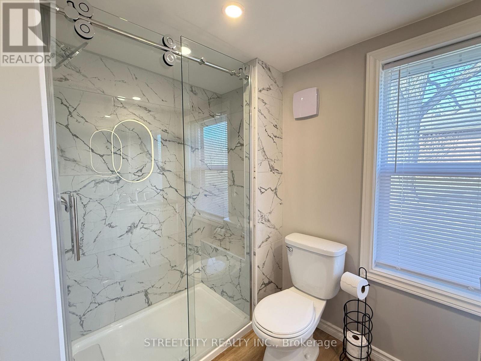 2593 Duryee Street, Oil Springs, Ontario  N0N 1P0 - Photo 13 - X12869356