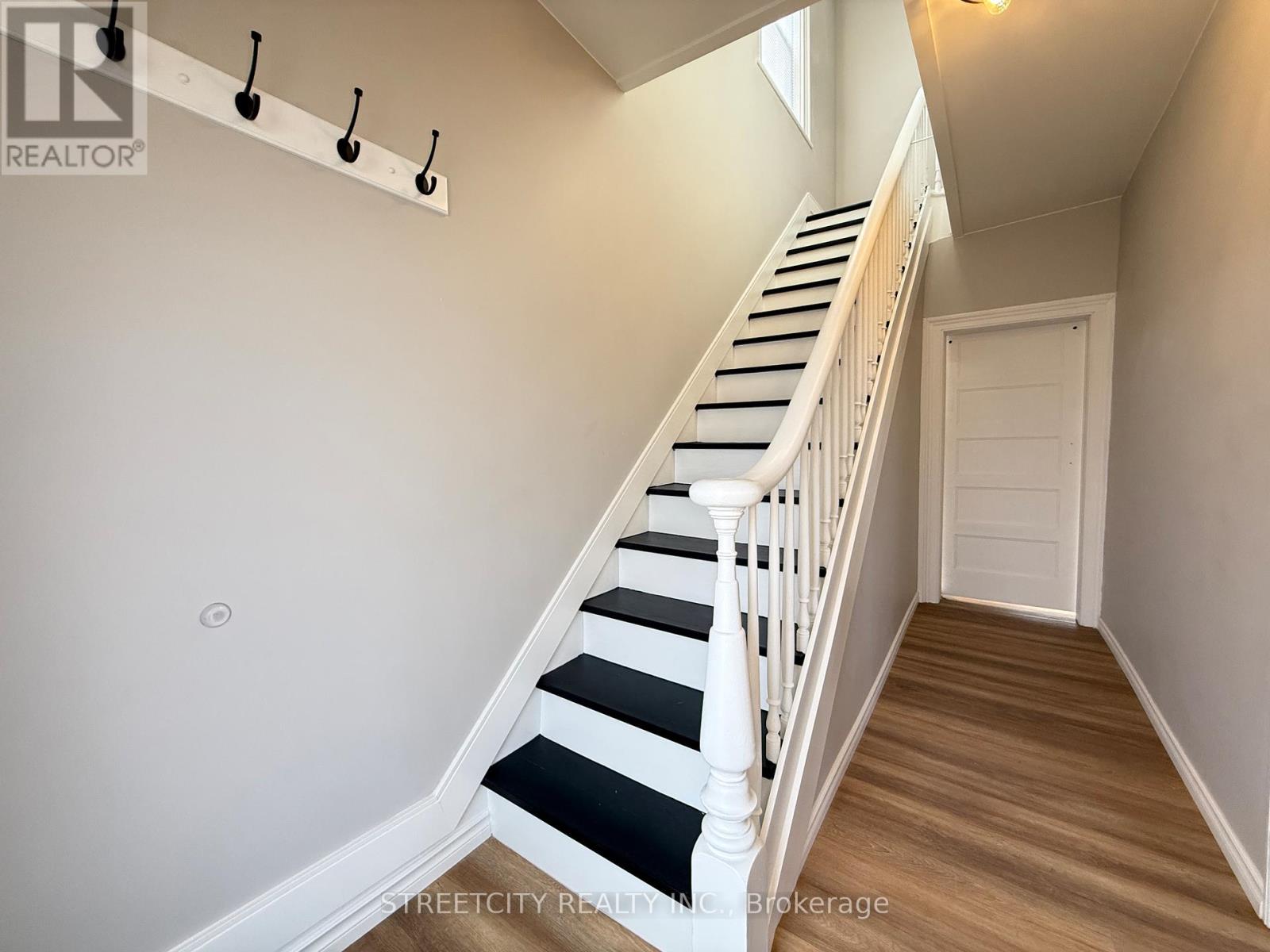 2593 Duryee Street, Oil Springs, Ontario  N0N 1P0 - Photo 15 - X12869356