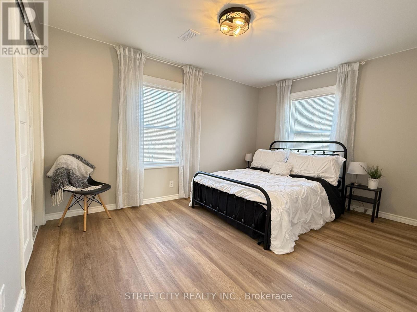 2593 Duryee Street, Oil Springs, Ontario  N0N 1P0 - Photo 18 - X12869356